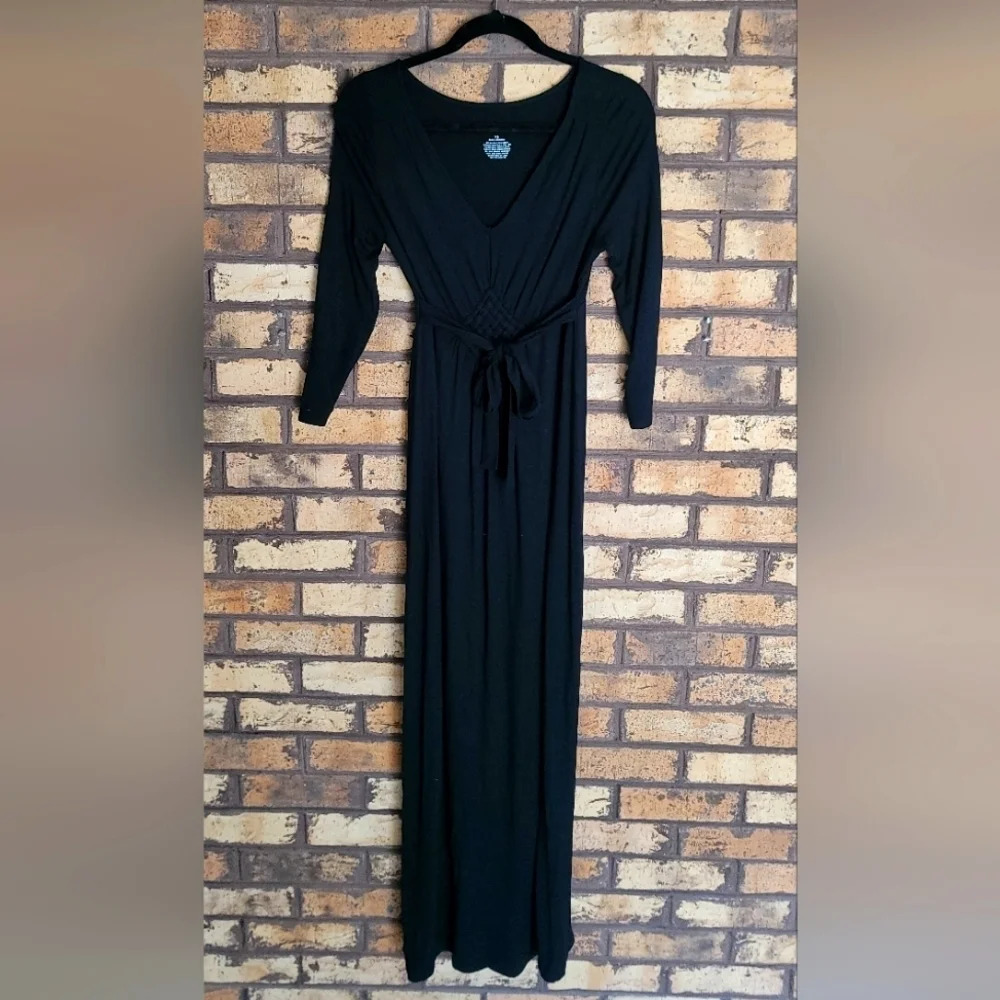 Liz Lange Maternity floor length long sleeve black dress
